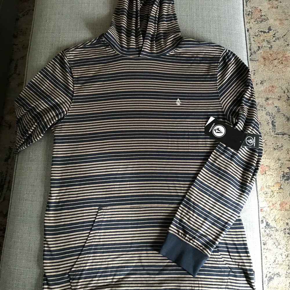 Volcom men’s Large lightweight hoodie NWT